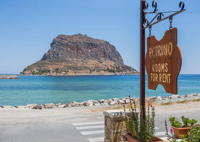 Petrino Pensionat Monemvasía